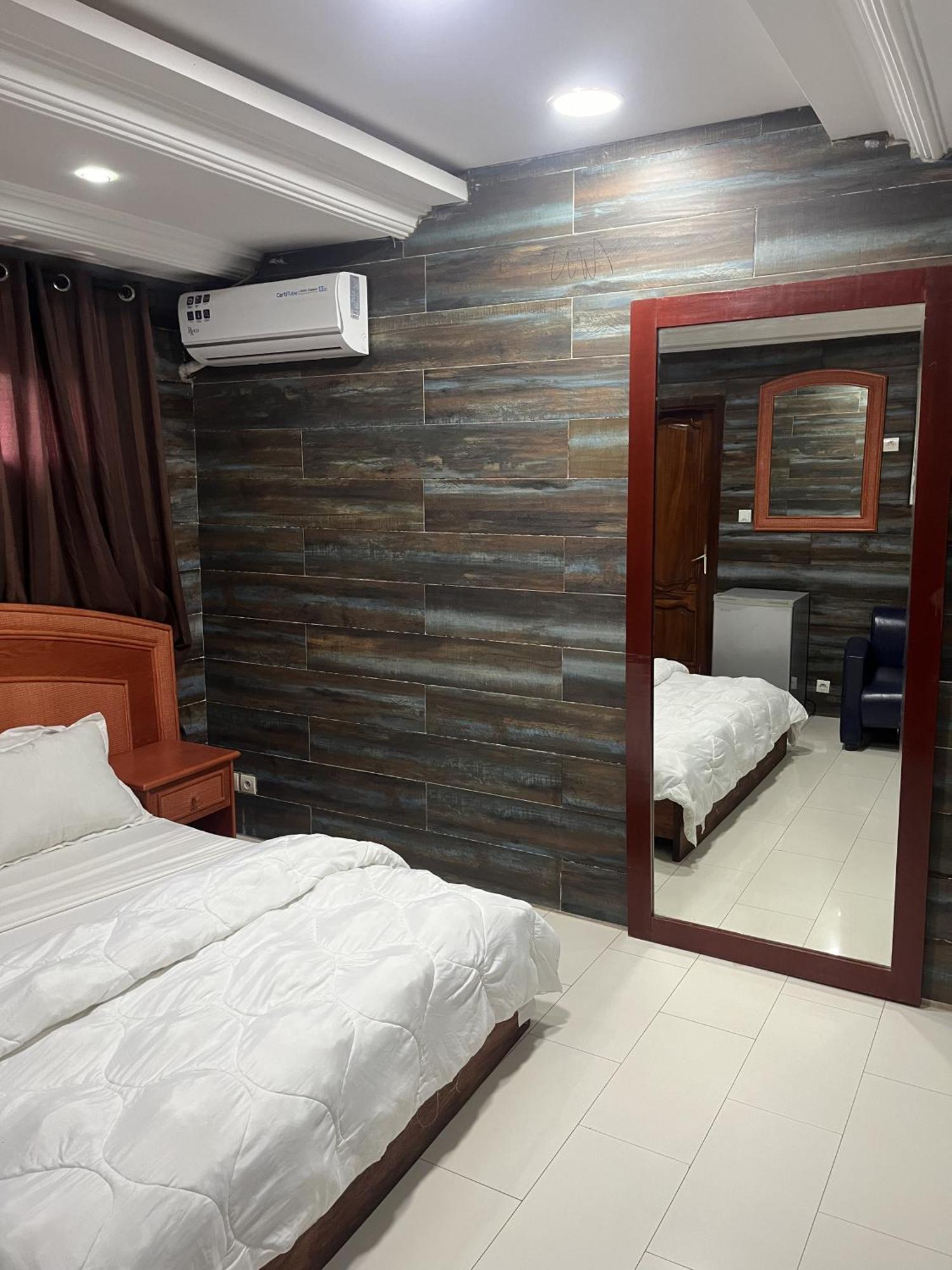 Hotel Darou Khoudoss Dakar Exterior foto